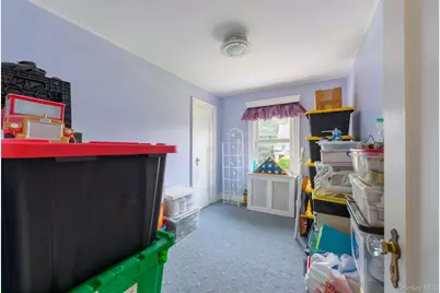270 Bedell Terrace, West Hempstead, NY 11552 - Photo 18