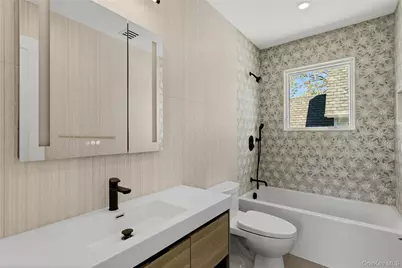994 Singleton Avenue, Woodmere, NY 11598 - Photo 14