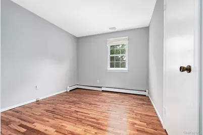 303 Livingston Avenue, Mamaroneck, NY 10543 - Photo 14