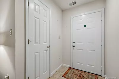 309 Gazebo Court, New Windsor, NY 12553 - Photo 8