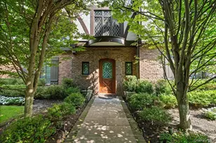 17 Sutton Pl, Lawrence, NY 11559 - Photo 2