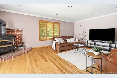 946 Barberry Road, Yorktown Heights, NY 10598 - Photo 12