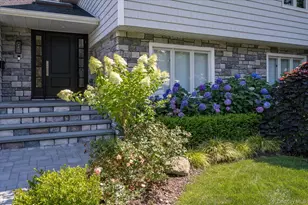 15 Pound Ridge Rd, Plainview, NY 11803 - Photo 2