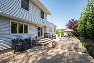 15 Pound Ridge Rd, Plainview, NY 11803 - Photo 34