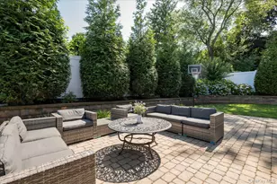 15 Pound Ridge Rd, Plainview, NY 11803 - Photo 32