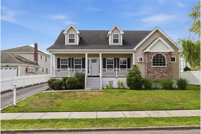 34 Meadow Lane, Amityville, NY 11701 - Photo 2
