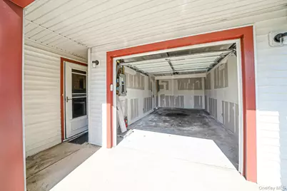 120 Ranch Lane, Levittown, NY 11756 - Photo 38