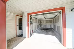 120 Ranch Ln, Levittown, NY 11756 - Photo 38