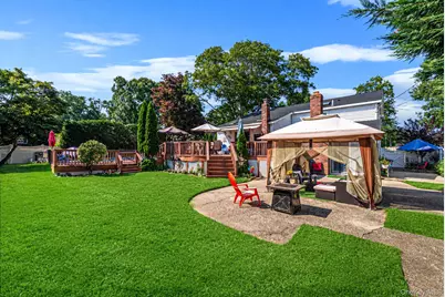 30 Pinewood Drive, Commack, NY 11725 - Photo 24