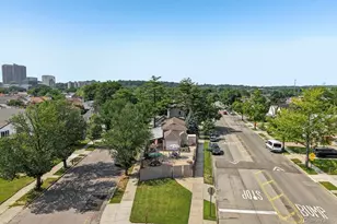 78-14 Langdale St, New Hyde Park, NY 11040 - Photo 38