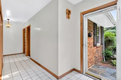 31 Orchard Farm Road, Port Washington, NY 11050 - Photo 4