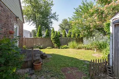 1640 Roosevelt Street, Baldwin, NY 11510 - Photo 20