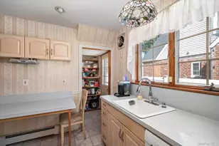 1640 Roosevelt St, Baldwin, NY 11510 - Photo 8