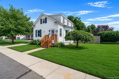 74 Fairview Avenue, Islip Terrace, NY 11752 - Photo 2