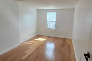 114-43 199th St, Jamaica, NY 11412 - Photo 8