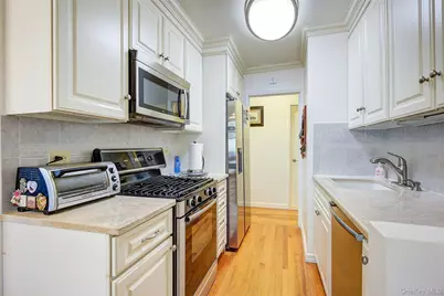102-30 66th Road #5F, Forest Hills, NY 11375 - Photo 8