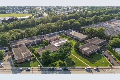 267 N Newbridge Road #2D, Levittown, NY 11756 - Photo 20