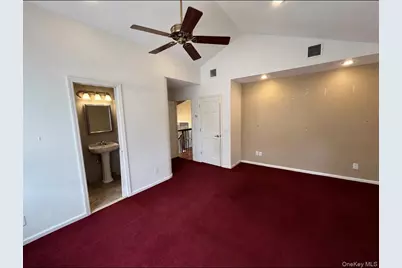 201 Wampum Lane, West Islip, NY 11795 - Photo 10