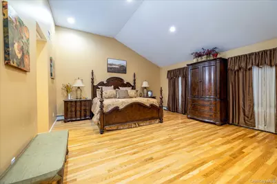 3056 Valentine Place, Wantagh, NY 11793 - Photo 20