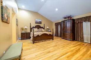 3056 Valentine Pl, Wantagh, NY 11793 - Photo 20