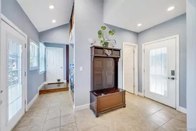 158 South Street, Manorville, NY 11949 - Photo 20