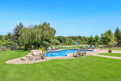 158 South Street, Manorville, NY 11949 - Photo 36
