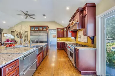 158 South Street, Manorville, NY 11949 - Photo 6