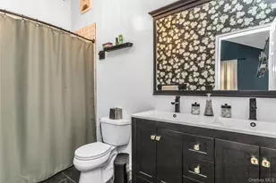 63 Teed St, South Huntington, NY 11746 - Photo 18