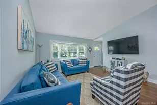 21 Bruce Ln, Farmingdale, NY 11735 - Photo 12