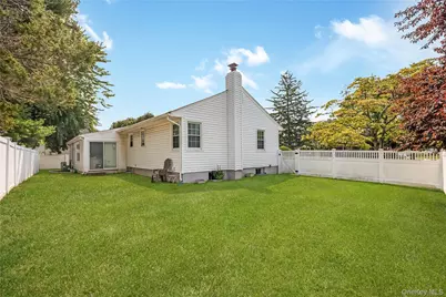 21 Bruce Lane, Farmingdale, NY 11735 - Photo 4