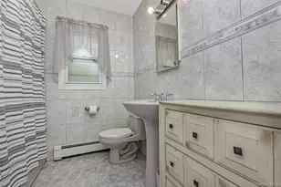 21 Bruce Ln, Farmingdale, NY 11735 - Photo 18