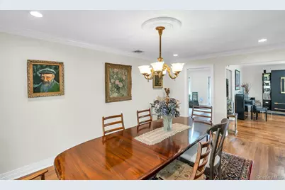 18 Regent Place, Roslyn, NY 11576 - Photo 20