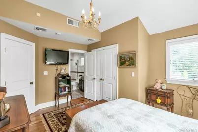 18 Regent Place, Roslyn, NY 11576 - Photo 32