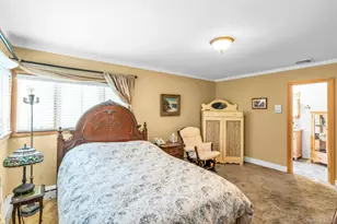18 Regent Pl, Roslyn, NY 11576 - Photo 22