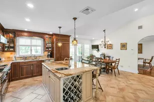 18 Regent Pl, Roslyn, NY 11576 - Photo 18