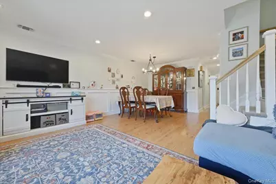 16 Balsam Court, Wantagh, NY 11793 - Photo 10