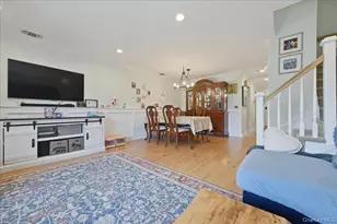 16 Balsam Ct, Wantagh, NY 11793 - Photo 10