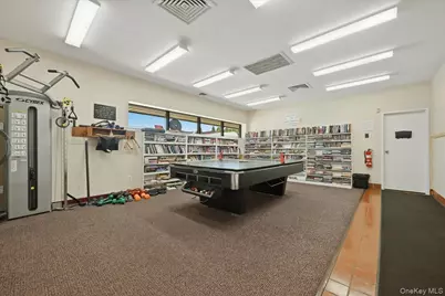 16 Balsam Court, Wantagh, NY 11793 - Photo 32
