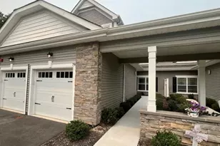 79 Willow Cir, Coram, NY 11727 - Photo 2