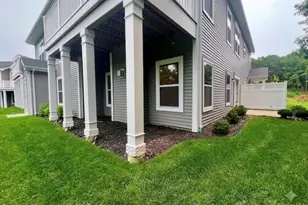 79 Willow Cir, Coram, NY 11727 - Photo 6