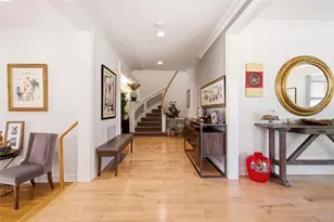 323 Baltustrol Cir, Roslyn, NY 11576 - Photo 4