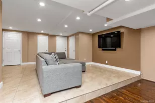 130-71 226th St, Springfield Gardens, NY 11413 - Photo 16