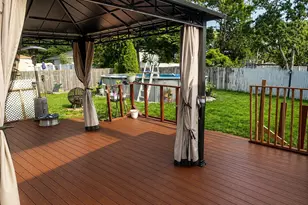 22 Newtown Ave, Selden, NY 11784 - Photo 8