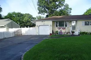 22 Newtown Ave, Selden, NY 11784 - Photo 2