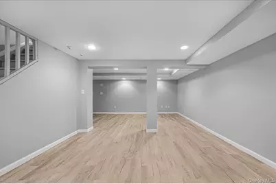 9 Tudor Road, Farmingdale, NY 11735 - Photo 18