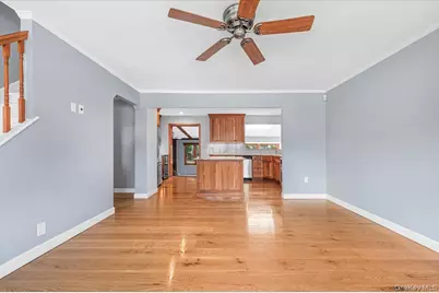 9 Tudor Road, Farmingdale, NY 11735 - Photo 8
