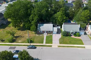 9 Tudor Rd, Farmingdale, NY 11735 - Photo 28