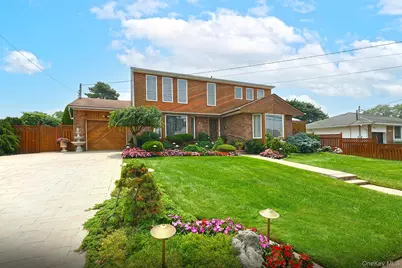 92 Bowling Lane, Deer Park, NY 11729 - Photo 2