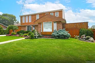 92 Bowling Ln, Deer Park, NY 11729 - Photo 4