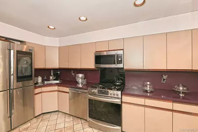 92 Bowling Lane, Deer Park, NY 11729 - Photo 10